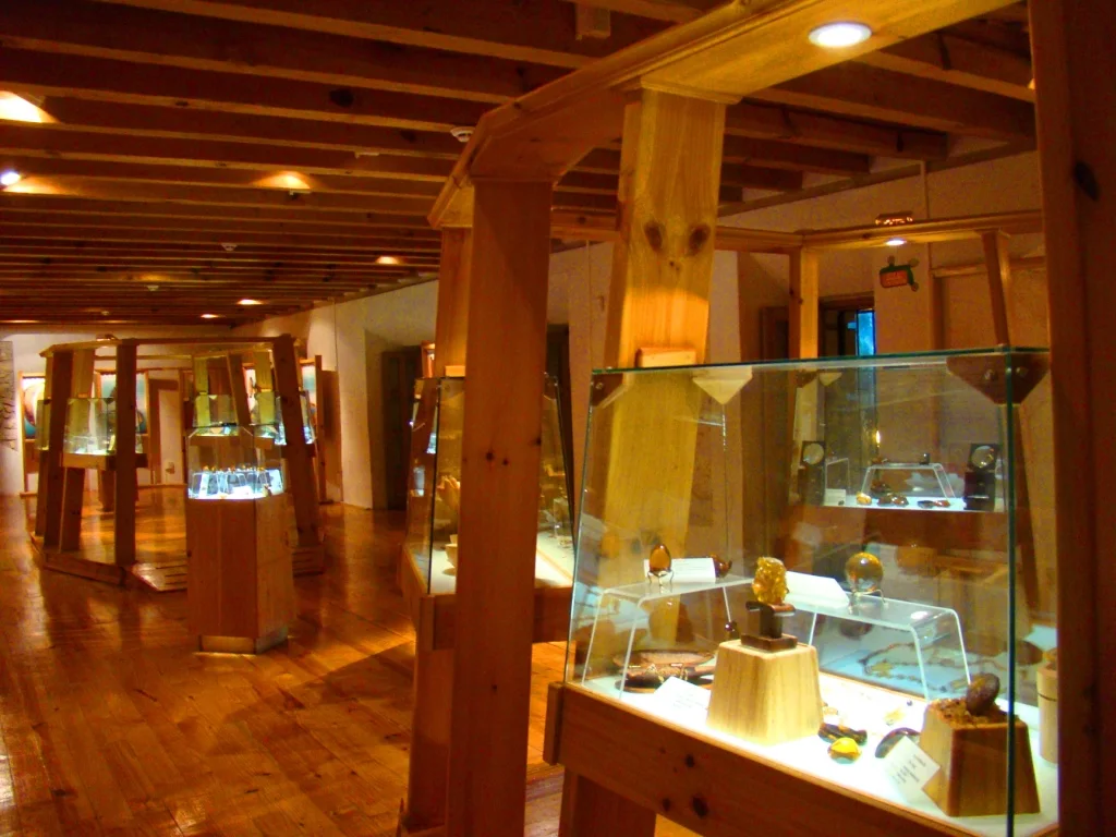 Museo del Ámbar de Chiapas · archival photograph