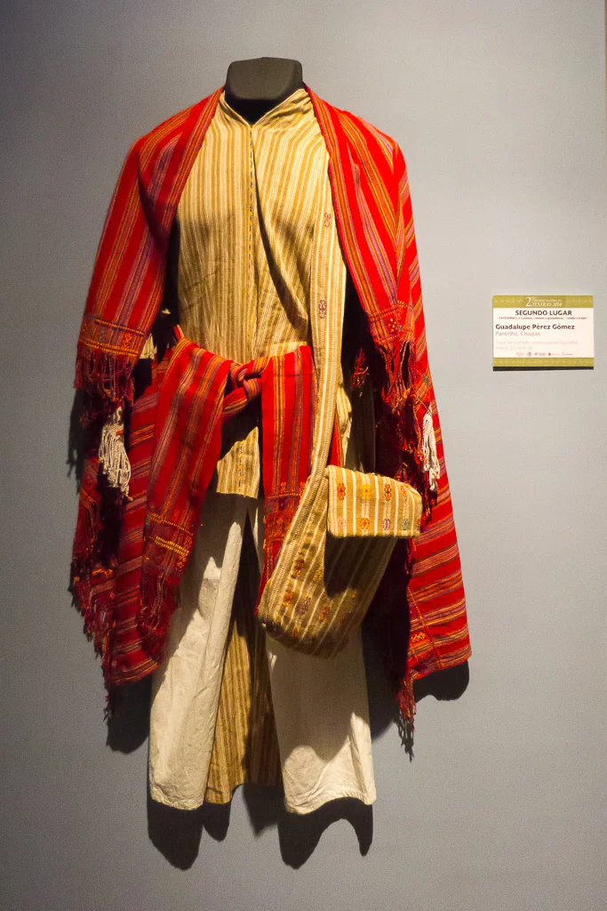Centro de Textiles del Mundo Maya · archival photograph