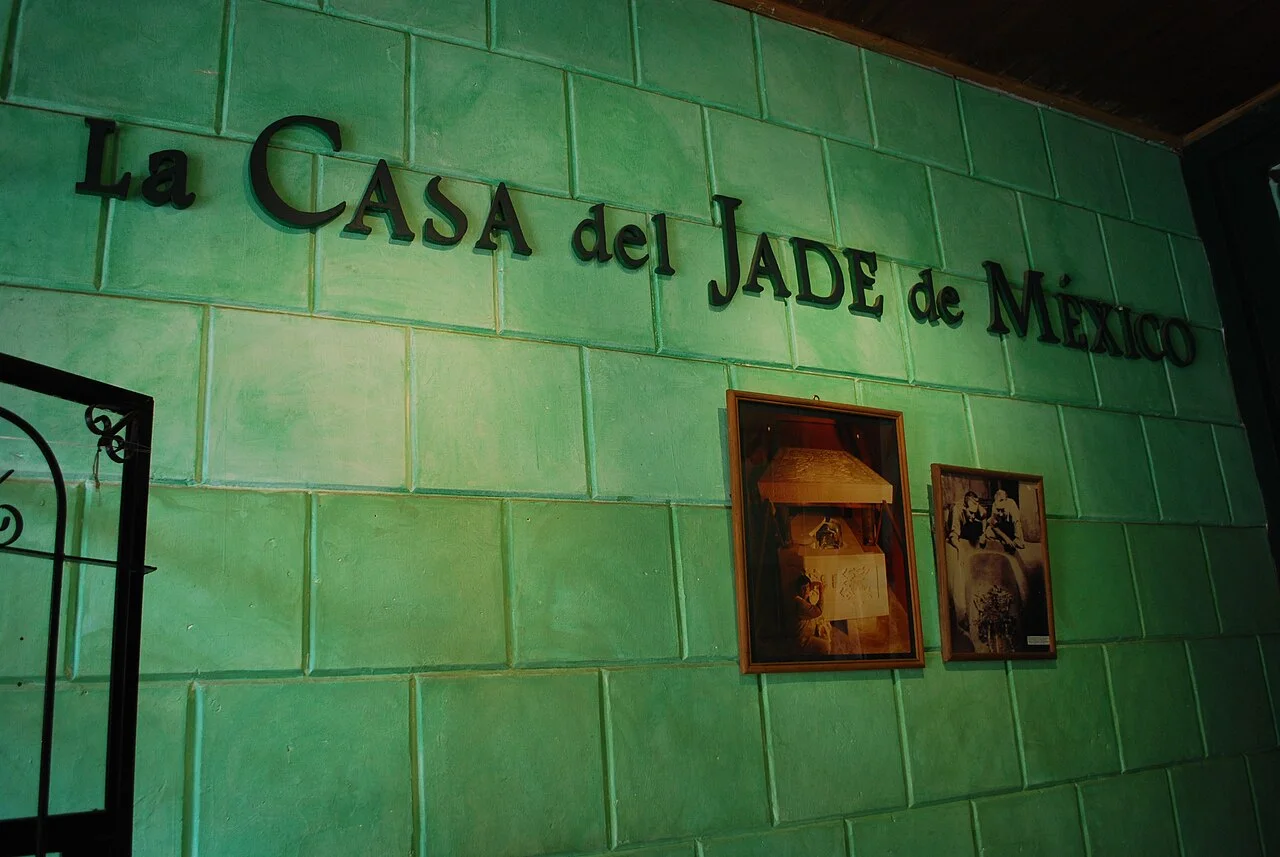 Historical museum photograph; confirm the current entrance.